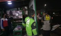 Brimob Polda Metro Jaya Bubarkan Remaja yang Menggelar Pesta Miras di Jakarta Timur