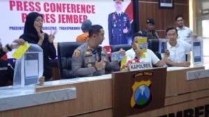 Bukti Pemerasan Bupati Tulungagung: 4 Pasang Sepatu LV hingga Rp 335 Juta