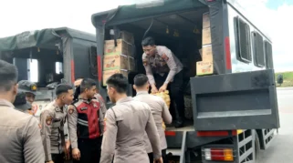 Bulog Banyuwangi Salurkan Bantuan Pangan ke Dusun Sukamade di Tengah Akses Sulit