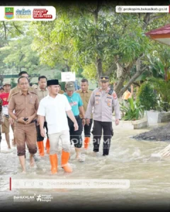 Bupati Bondoweso Tinjau Banjir Wonoboyo, Rencanakan Penanganan Permanen