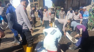 Bupati Bondowoso Resmikan Pembangunan Tiga Jembatan Darurat Pasca Banjir