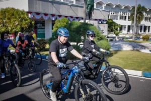 Bupati Ipuk Galakkan Hemat BBM, Ajak ASN Bersepeda ke Kantor di Banyuwangi