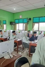 Bupati Ipuk Tinjau Pelaksanaan TKA SMP di Banyuwangi, 24.681 Siswa Ikuti Ujian Nasional