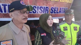 Bupati Serahkan Bantuan dan Layanan Terpadu untuk Warga Wringin