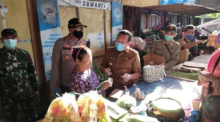 Bupati Situbondo Respons Keluhan Pedagang Kuliner Pantura