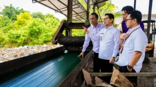 Bupati Subandi Respon Bau Sampah di TPS3R Junwangi dengan Pembersihan dan Pembangunan Hangar