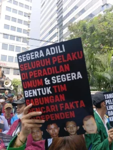 Demo Mahasiswa Desak MK Kabulkan Uji Materi UU Peradilan Militer