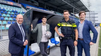 Den Bosch: Skandal Sepak Bola, Penangkapan Remaja Italia, dan Bosch Tampilkan AI di Hannover Messe