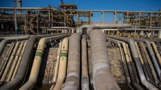 Depot Minyak di Iran Terbakar Akibat Serangan Drone, Foto Udara Ungkap Kerusakan