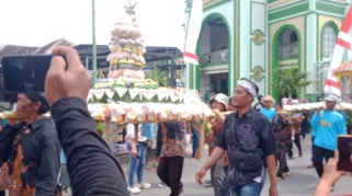 Desa Bakulan Lestarikan Tradisi Sedekah Bumi dengan Hiburan Tayub Semalam Suntuk