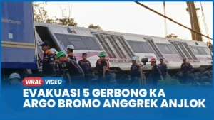 Detik-detik Lokomotif Argo Bromo Anggrek Lepas dari KRL di Stasiun Bekasi Timur