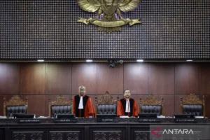 Di Mahkamah Konstitusi, Pemohon Bandingkan Syarat Pendidikan Caleg S1‑S2 dengan Negara Lain