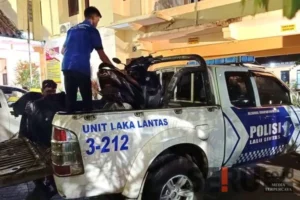 Diduga Terlibat Kejar-kejaran, Daihatsu Sigra Terguling di Jalan Trunojoyo, Jember