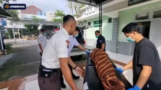 Diduga Tersetrum Saat Isi Daya HP, IRT Ponorogo Meninggal Dunia