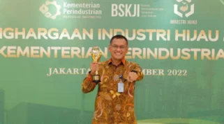 Direktur Utama Kaltim Methanol Industri Raih Penghargaan Green Leadership