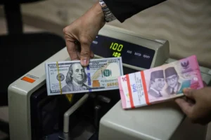Dolar AS Menembus Rp17.000, Airlangga Hartarto Tegaskan Rupiah Tak Tertekan Sendirian