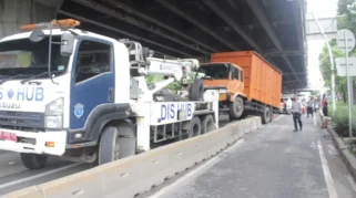 Driver Ojol Meninggal Tertabrak Truk Usai Pindah ke Jalur Cepat di Jakarta Utara