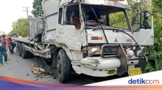 Dua Truk Tabrakan di Muratara, Sumsel, Sopir Tewas Terbakar
