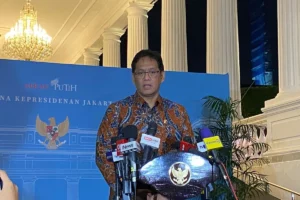 Ekonom Nilai Rencana Purbaya Tarik PNM dan Whoosh ke Kemenkeu Berisiko