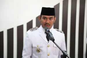 Eks Bupati Bekasi Ade Kuswara dan ayahnya segera disidang di Meja Hijau