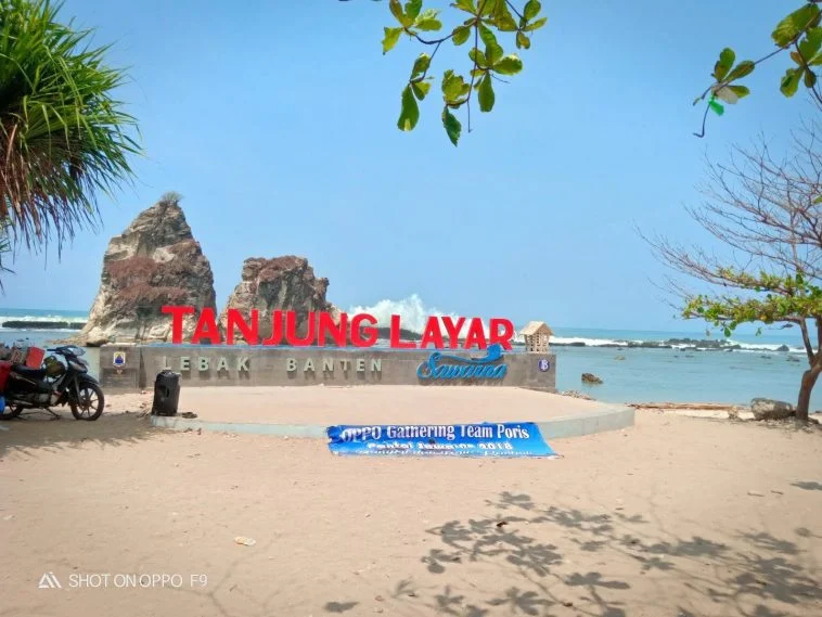 Fasilitas dan Aksesibilitas di Pantai Tanjung Layar