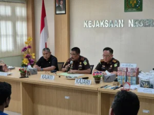 Geledah Kementerian PU, Kejati Tangkap Enam Tersangka dan Sita 16 Barang