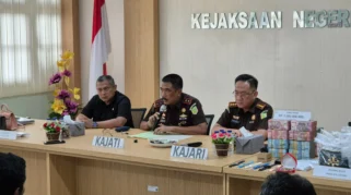 Geledah Kementerian PU, Kejati Tangkap Enam Tersangka dan Sita 16 Barang