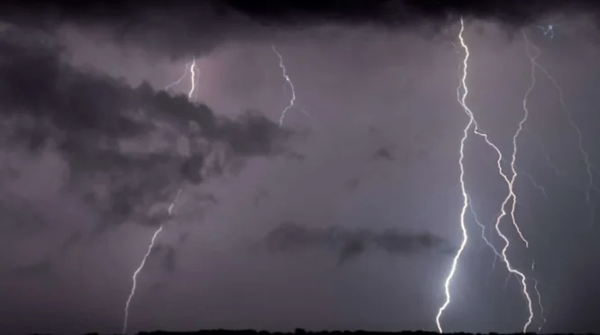 Gelombang panas di Bangladesh picu badai petir, 14 orang tewas