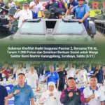 Gubernur Khofifah dan Komandan Pasmar 2 Pimpin Aksi Bersih Pantai serta Penanaman Mangrove di Kenjeran