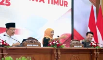 Gubernur Khofifah Lantik 128 Kepala Sekolah di Jawa Timur, Tekankan SDM Unggul untuk Indonesia Emas 2045