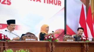 Gubernur Khofifah Lantik 128 Kepala Sekolah di Jawa Timur, Tekankan SDM Unggul untuk Indonesia Emas 2045