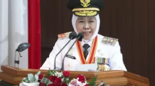 Gubernur Khofifah Ungkap Strategi Jawa Timur Hadapi Dinamika Global dalam Jatim Talk