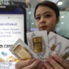 Harga buyback emas Antam hari ini Senin, 20 April 2026 turun menjadi Rp 2.640.000 per gram, lengkap besaran pajaknya