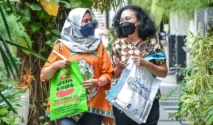 Harga Plastik di Surabaya Naik 40% Akibat Konflik Timur Tengah