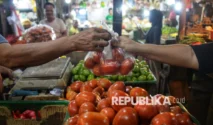 Harga Plastik Naik 40-48% Bebani Pedagang dan Pembeli di Pasar Senen