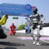 Industri AI China Melaju Pesat, Robot Humanoid Pecahkan Rekor di Half Marathon Beijing
