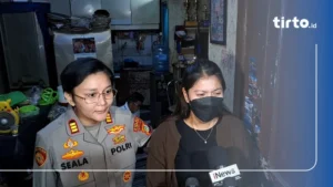 Istri Praka Farizal Tiba di Rumah Duka Kulon Progo, Tangis Pecah Saat Bertemu Ibu Almarhum