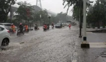 Jalan Ciledug Raya di Jaksel Tergenang 40 cm Usai Hujan Deras