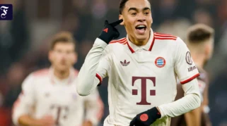 Jamal Musiala Tekan Bayern Hajar St. Pauli, Tolak Saran Oliver Kahn dan Tekad Lolos ke Piala Dunia