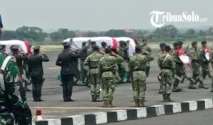Jenazah Tiga Prajurit TNI Gugur di Lebanon Tiba di Indonesia