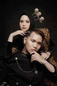 Jennifer Coppen Tampilkan Sepuluh Gaun Prewedding Bernuansa Jawa yang Memukau