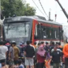 KAI evakuasi Bekasi Timur pasca tabrakan kereta, listrik aliran atas dipadamkan