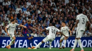 Kartu Merah Gerard Martín Dibatalkan, VAR Ulang Keputusan di Laga Barcelona vs Atlético Madrid