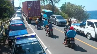 Kemacetan Panjang di Jalan Banyuwangi‑Situbondo ke Pelabuhan Ketapang Terurai, Asosiasi Driver Puji Polresta Banyuwangi
