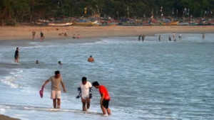 Kenali Pantai Ciantir Sebelum Memasuki Air