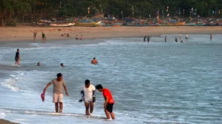 Kenali Pantai Ciantir Sebelum Memasuki Air