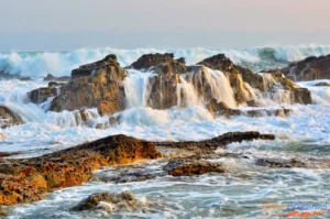 Kenapa Pantai Karang Taraje Menjadi Tempat Wisata Pantai Karang Taraje Terbaik?