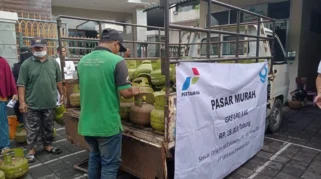 Kendalikan Inflasi, Pertamina Patra Niaga Gelar Pasar Murah untuk Warga Prasejahtera di Jember