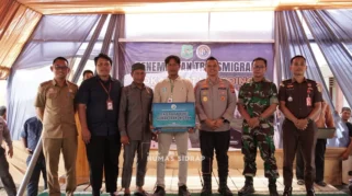Kepala Desa Nganjuk Sambut Kendaraan KDKMP Dorong Pertumbuhan Ekonomi Lokal
