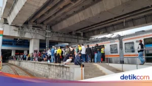 Kesaksian Penumpang Selamat: Ada yang Tak Beres Sebelum Kecelakaan KRL, Banyak Penumpang Tiba-tiba Terpental